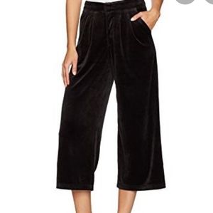 Juicy Couture Blk Label Blue Cropped Velour WideLeg Pants NWT Size Medium